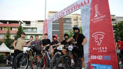 Karşıyaka Belediyesi Türkiye'nin ilk pump track gece bisiklet yarışına ev