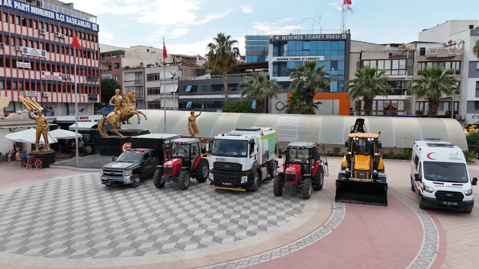Menemen Belediyesi kiralama dönemini bitirdi, 187 öz malı araçla dev