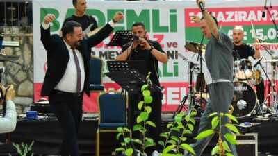 Bademli Kiraz Festivali'nde Sümer Ezgü coşkusu yaşandı. Zeybek şovu ve
