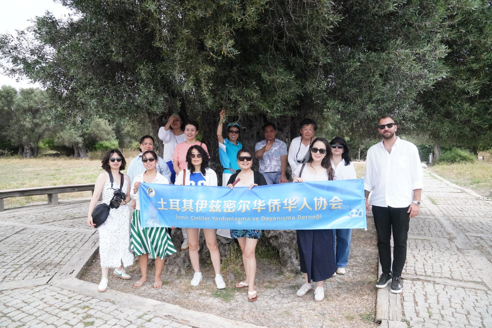 Çinceye çevrilen İon Rotası kitabının ardından ilk Çinli turist kafilesi