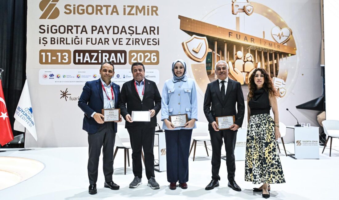 Sigorta İzmir Zirvesi’nde Ezber Bozan Açıklama: “Sigortacılıkta Kader Yoktur!” Sigorta İzmir Zirvesi'nde siber risklerden yapay zekaya geleceğin fırsatları masaya
