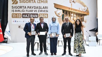Sigorta İzmir Zirvesi'nde siber risklerden yapay zekaya geleceğin fırsatları masaya