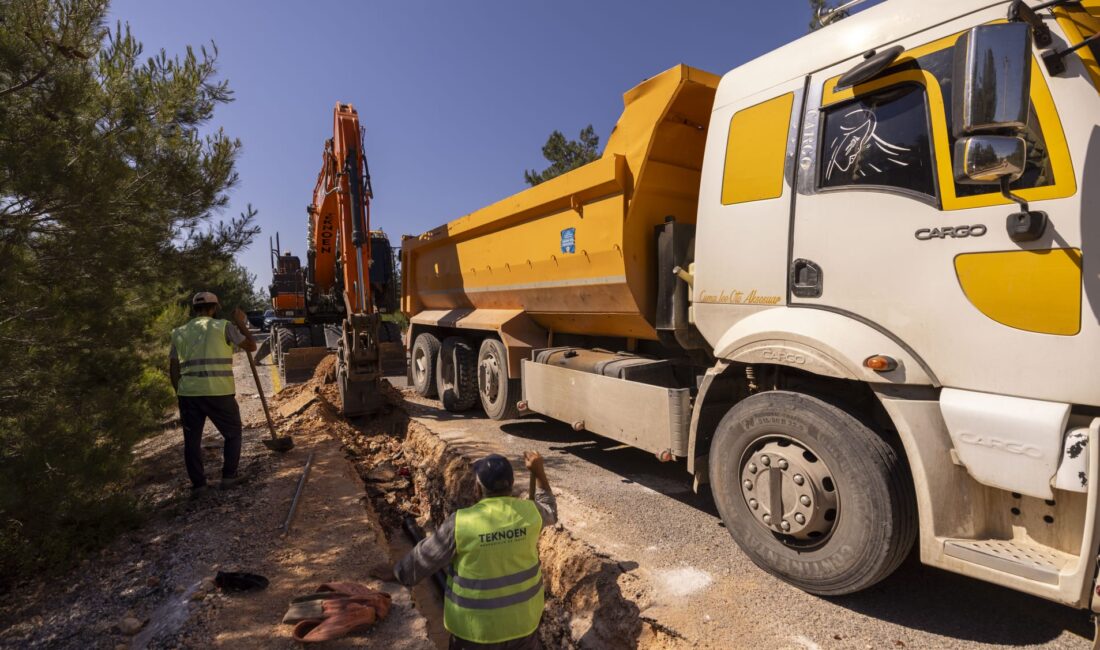 İZSU, Urla'nın 4 mahallesinde ekonomik ömrünü tamamlayan içme suyu hatlarını